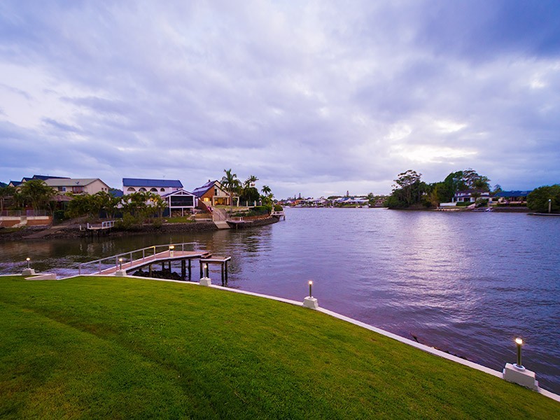 5 Donegal Crescent, Sorrento QLD 4217