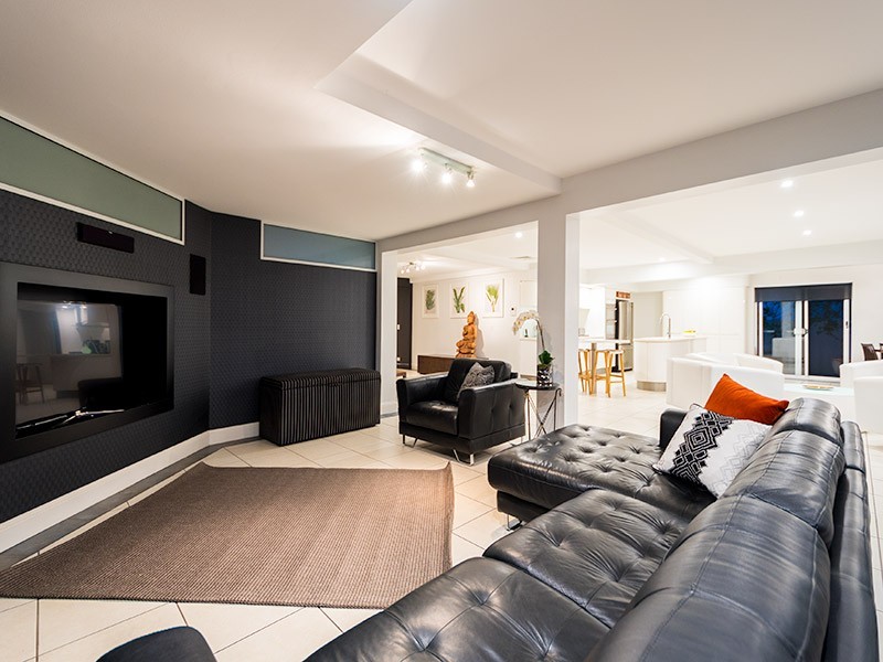 5 Donegal Crescent, Sorrento QLD 4217