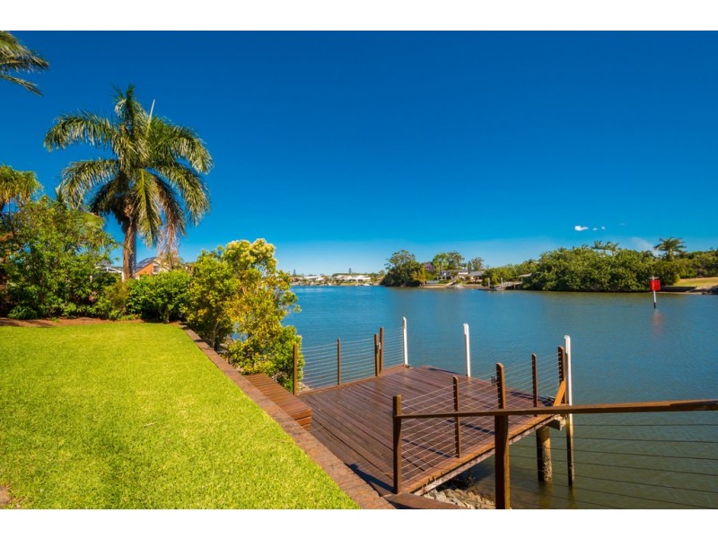 7 Donegal Crescent, Sorrento QLD 4217