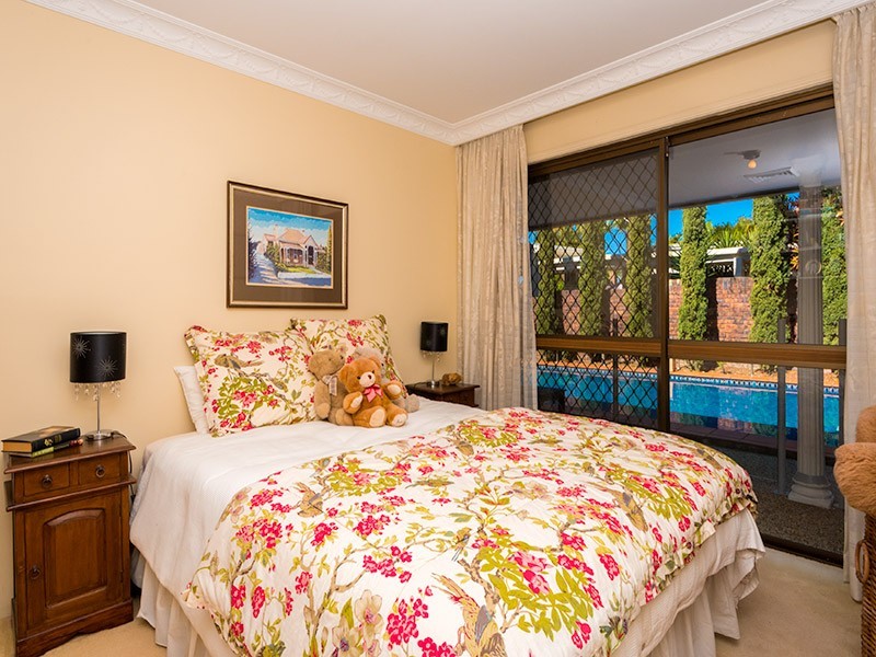 7 Donegal Crescent, Sorrento QLD 4217