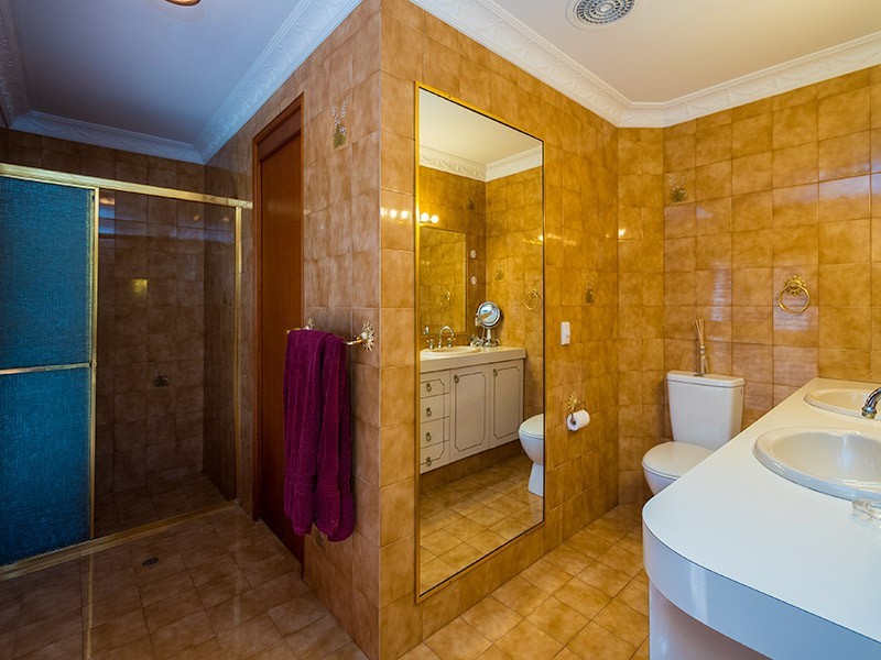 7 Donegal Crescent, Sorrento QLD 4217