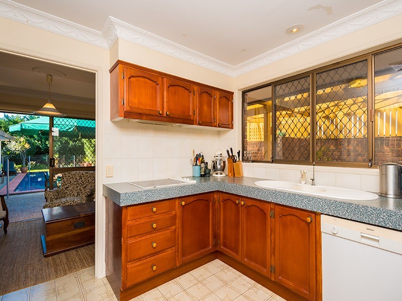 7 Donegal Crescent, Sorrento QLD 4217