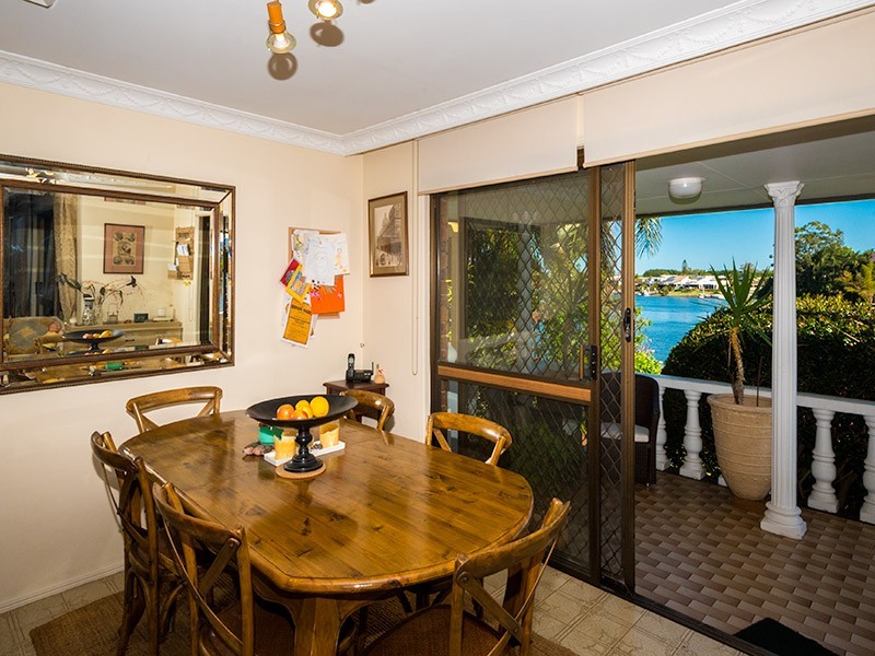 7 Donegal Crescent, Sorrento QLD 4217