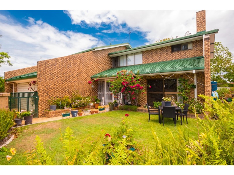 84 Campbell Street, Sorrento QLD 4217