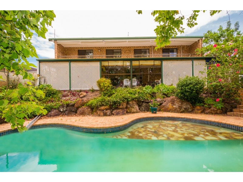 84 Campbell Street, Sorrento QLD 4217