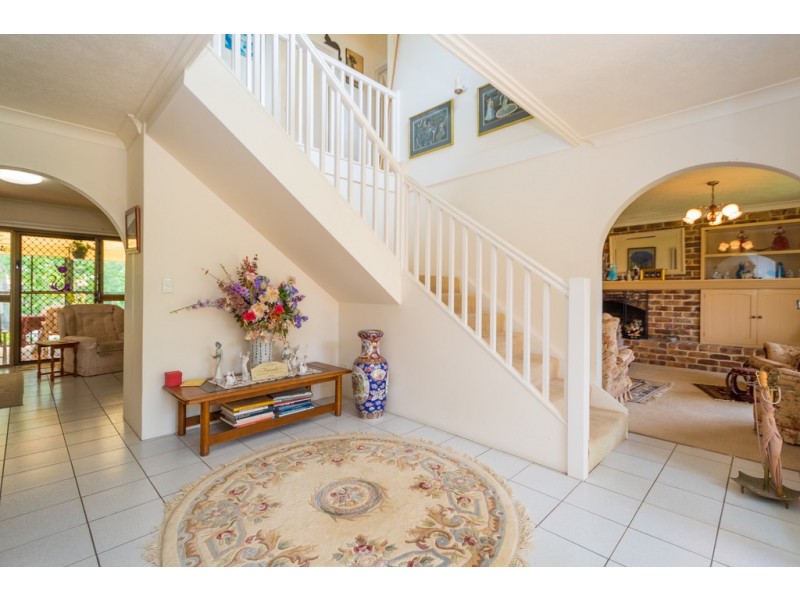 84 Campbell Street, Sorrento QLD 4217