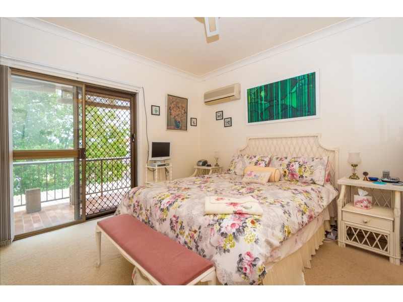84 Campbell Street, Sorrento QLD 4217