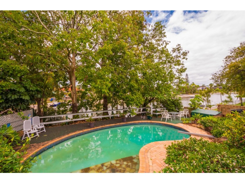 84 Campbell Street, Sorrento QLD 4217