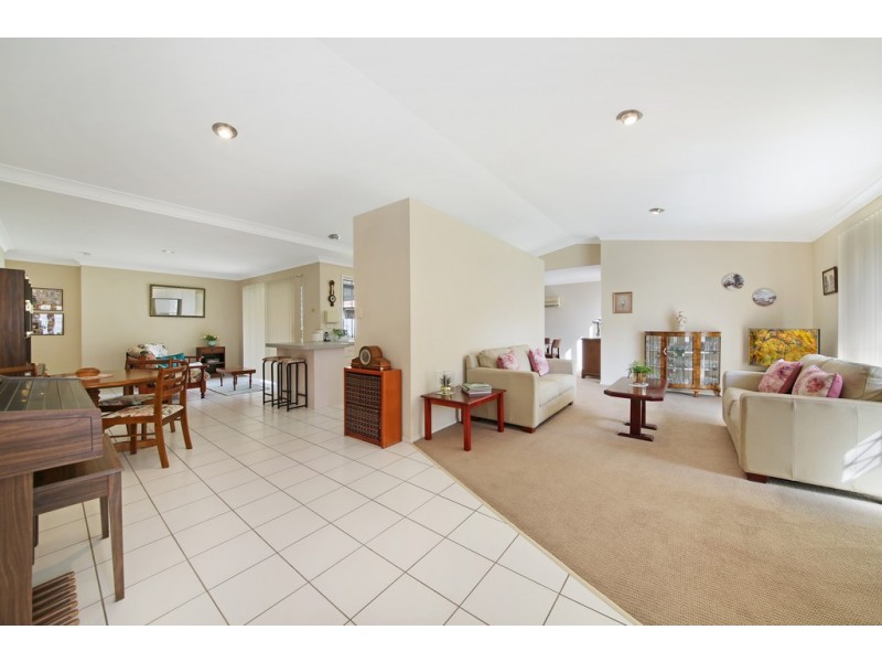 4 Beaumaris Court, Robina QLD 4226