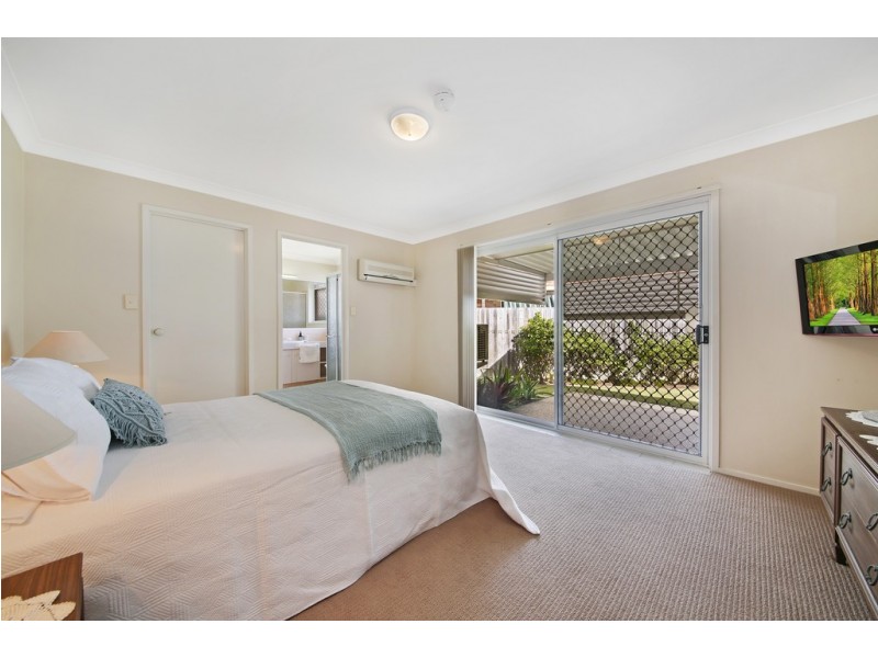 4 Beaumaris Court, Robina QLD 4226