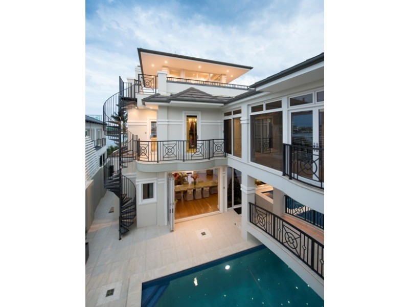 14 Korong Street, Southport QLD 4215