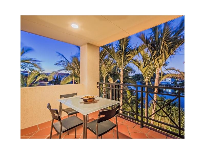 81 Bollard Circuit, Clear Island Waters QLD 4226