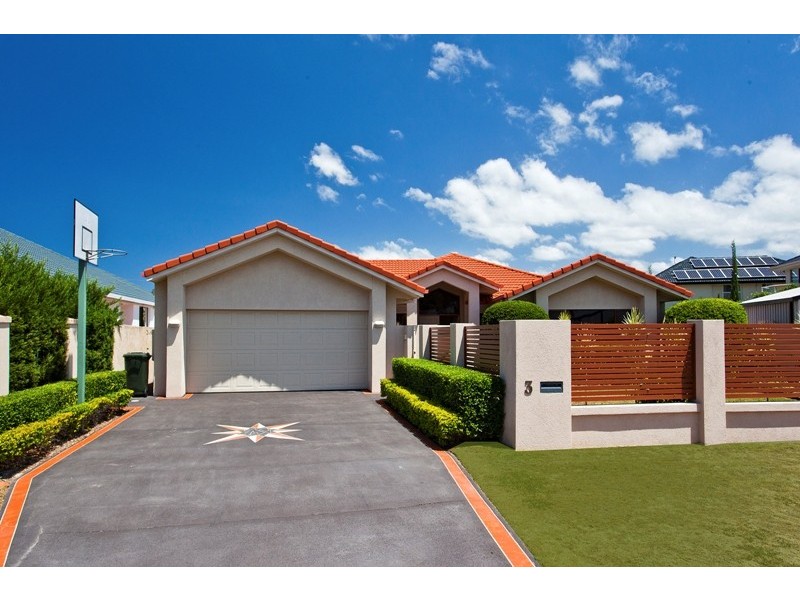 3 Stargazer Place, Clear Island Waters QLD 4226