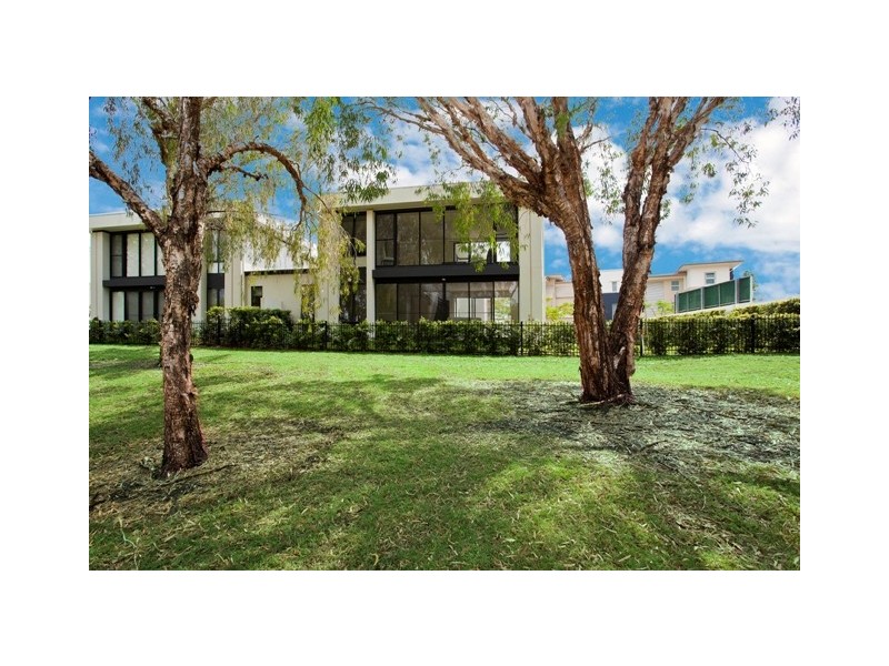 30 ‘The Glades’ 890 Medinah Avenue, Robina QLD 4226