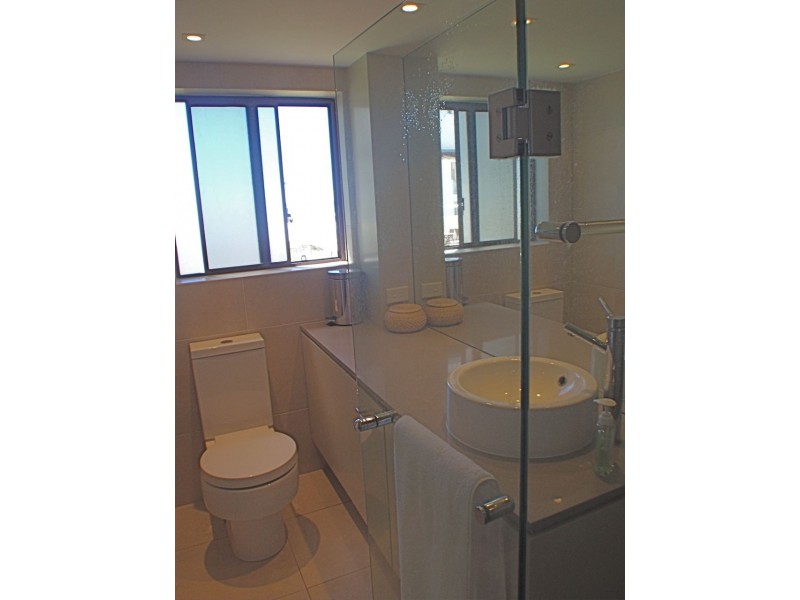 1/28 Old Burleigh Road, Surfers Paradise QLD 4217