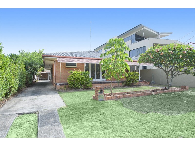 26 Armrick Avenue, Broadbeach QLD 4218