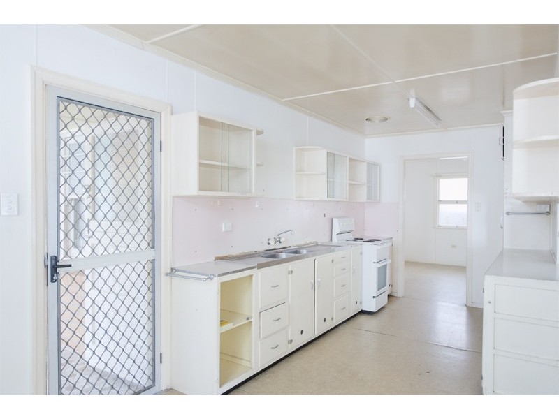 26 Armrick Avenue, Broadbeach QLD 4218