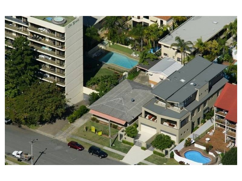 26 Armrick Avenue, Broadbeach QLD 4218