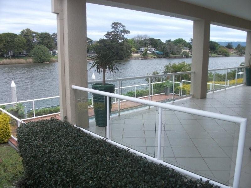 92 Cabana Blvd, Benowa QLD 4217