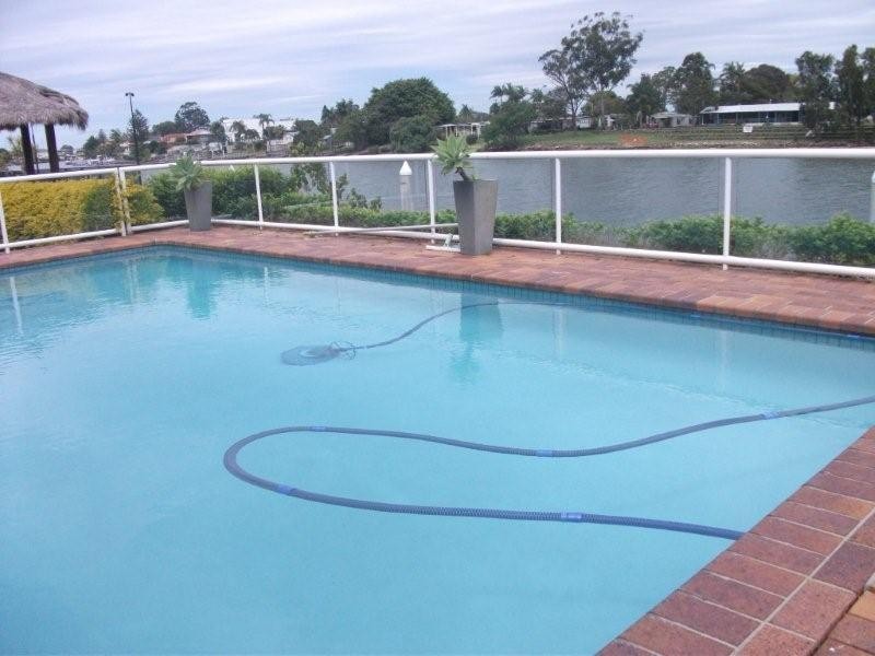 92 Cabana Blvd, Benowa QLD 4217