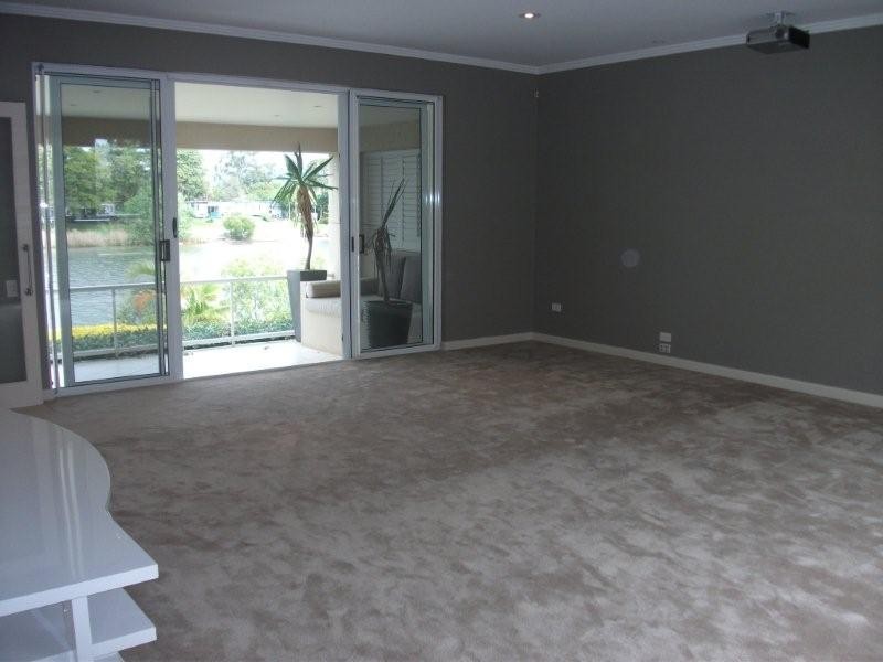 92 Cabana Blvd, Benowa QLD 4217