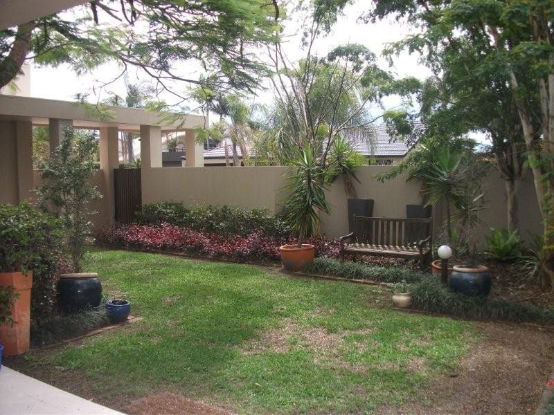 92 Cabana Blvd, Benowa QLD 4217