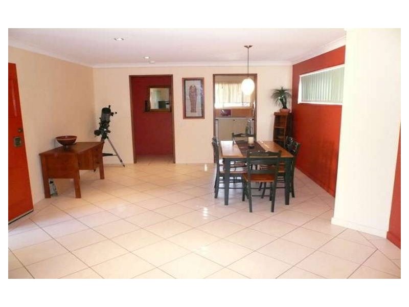 82 Mountain View Avenue, Burleigh Waters QLD 4220