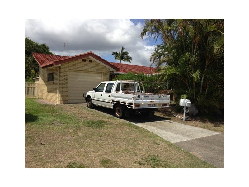 82 Mountain View Avenue, Burleigh Waters QLD 4220