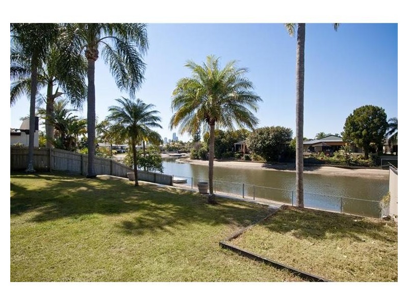 125 Campbell Street, Sorrento QLD 4217