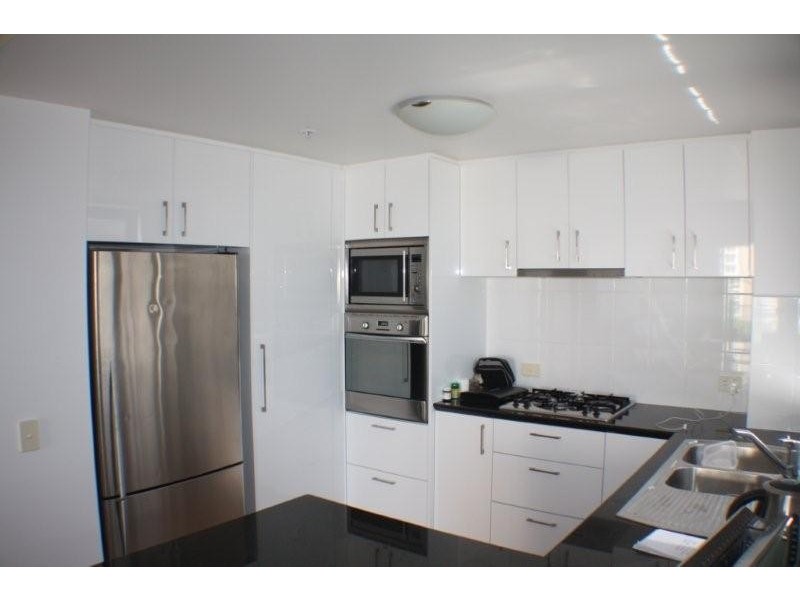 21/20 Queensland Ave, Broadbeach QLD 4218