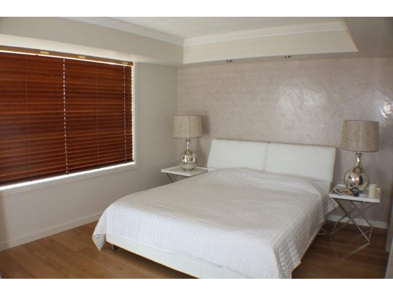 21/20 Queensland Ave, Broadbeach QLD 4218