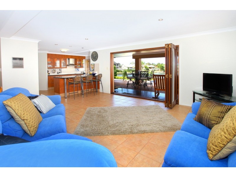 10 Portobello Drive, Mermaid Waters QLD 4218