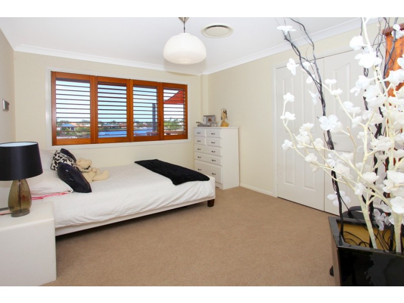 10 Portobello Drive, Mermaid Waters QLD 4218