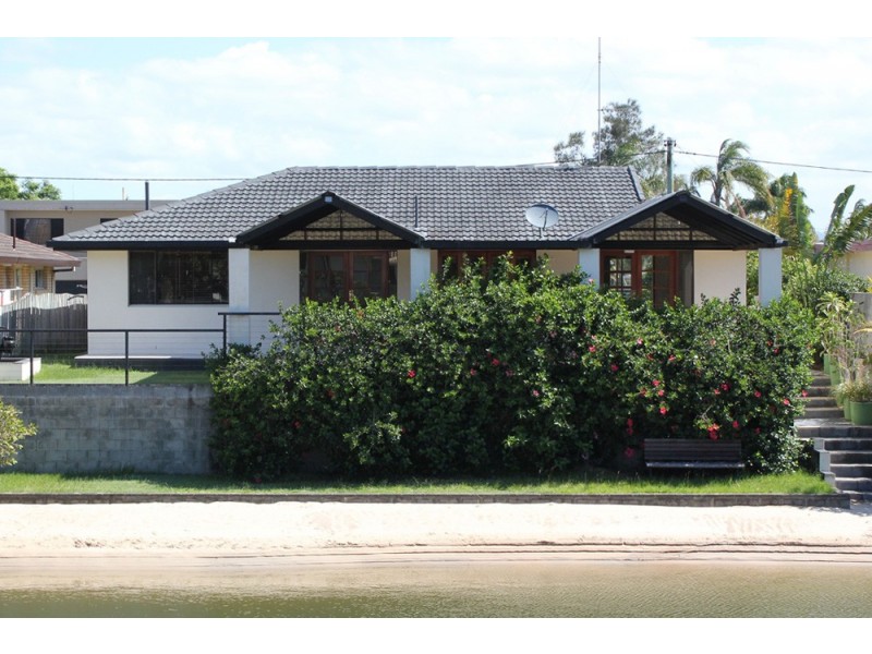 5 Mexicali Court, Broadbeach Waters QLD 4218