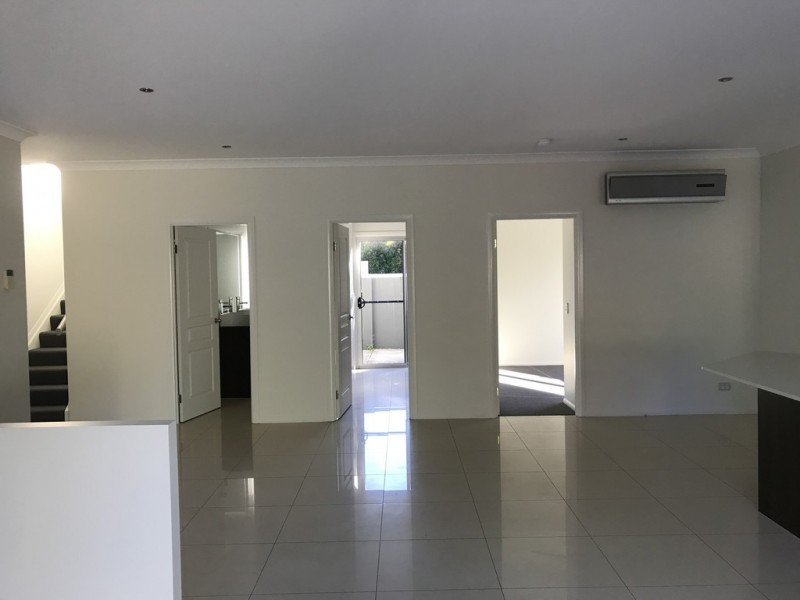 6014B Vista Drive, Benowa QLD 4217