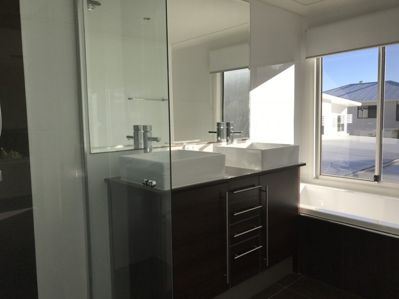 6014B Vista Drive, Benowa QLD 4217