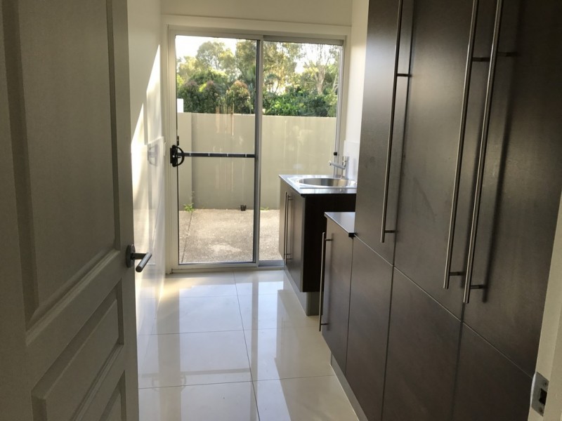 6014B Vista Drive, Benowa QLD 4217