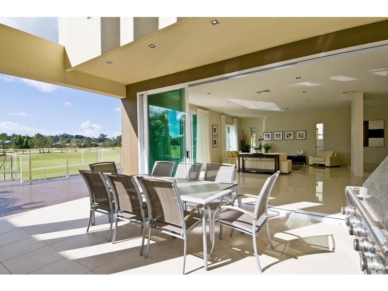 3012 Northview Parade, Benowa QLD 4217