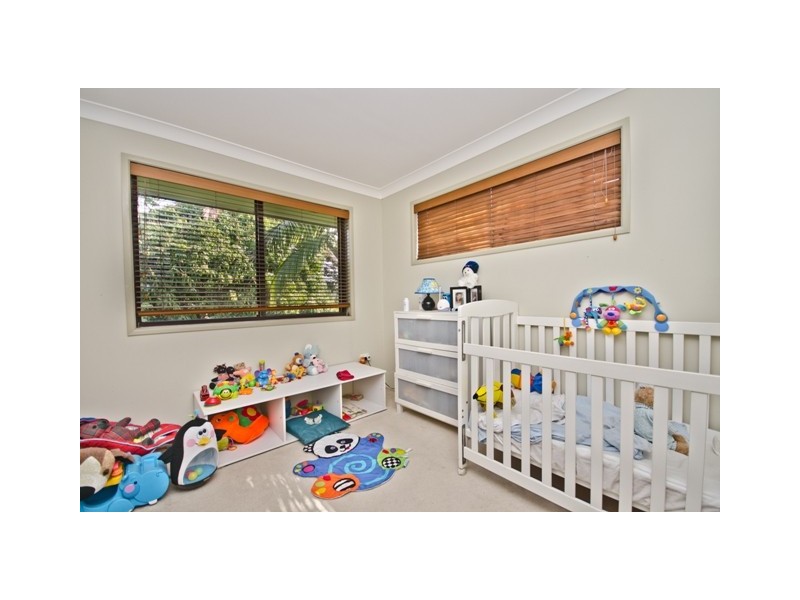8 Raymond Avenue, Bundall QLD 4217