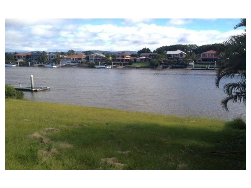 33 Sir Bruce Small Boulevard, Benowa QLD 4217