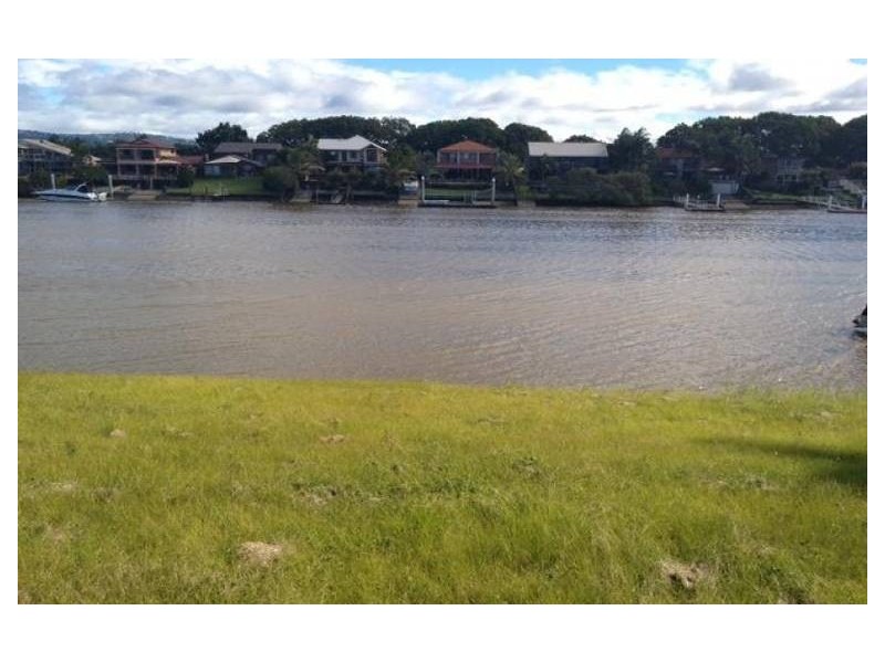 33 Sir Bruce Small Boulevard, Benowa QLD 4217