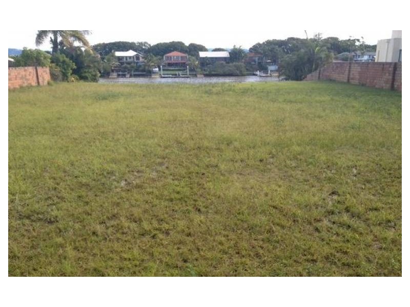 33 Sir Bruce Small Boulevard, Benowa QLD 4217