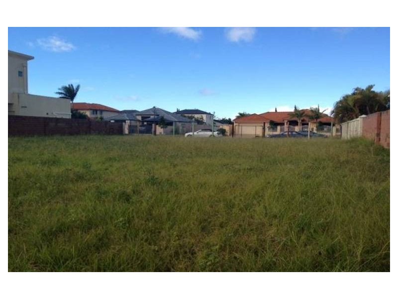 33 Sir Bruce Small Boulevard, Benowa QLD 4217