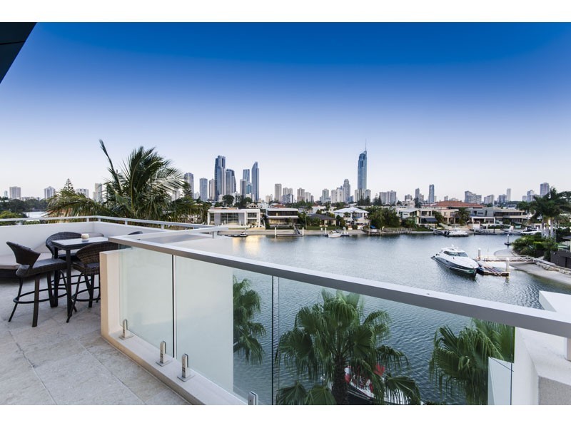 95 Gibraltar Drive, Isle Of Capri QLD 4217