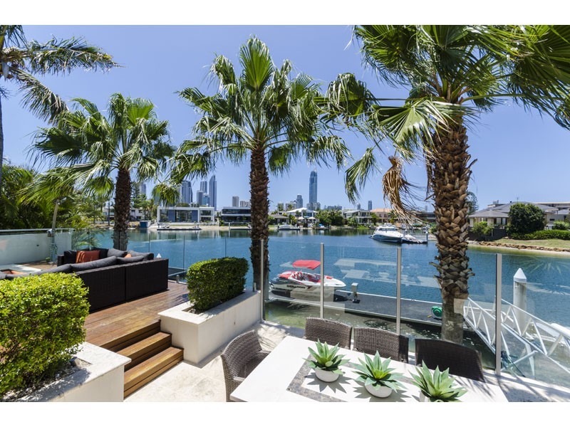 95 Gibraltar Drive, Isle Of Capri QLD 4217