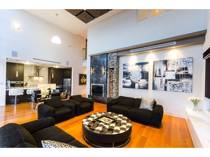 95 Gibraltar Drive, Isle Of Capri QLD 4217