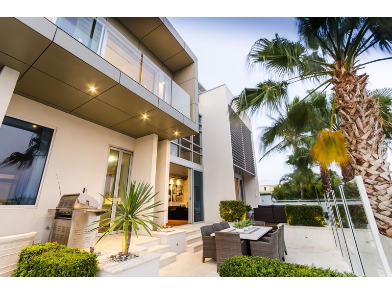 95 Gibraltar Drive, Isle Of Capri QLD 4217