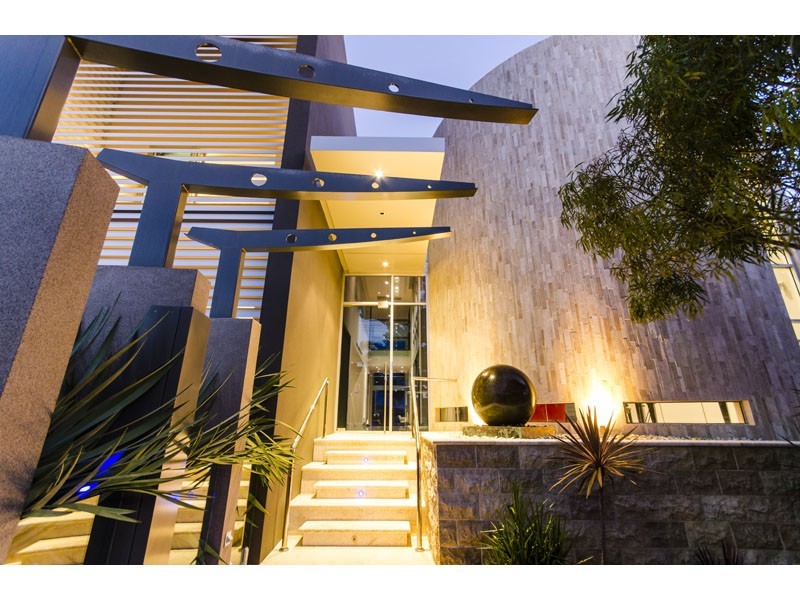 95 Gibraltar Drive, Isle Of Capri QLD 4217