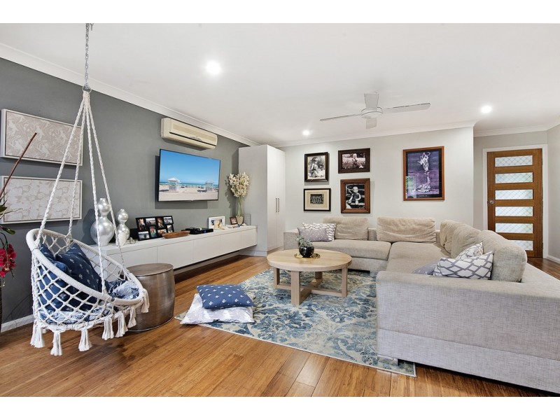 6 Karina Crescent, Broadbeach Waters QLD 4218