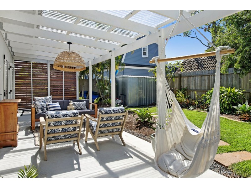 6 Karina Crescent, Broadbeach Waters QLD 4218